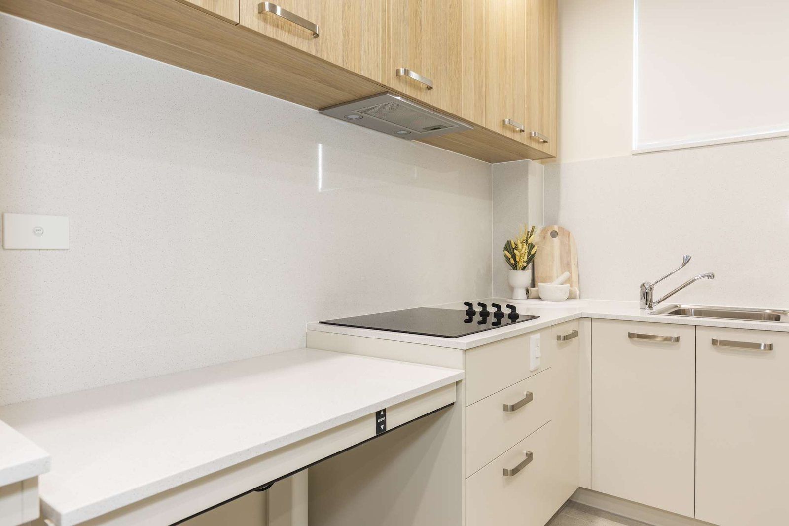 Photo 4 of 11: Kitchen with a height-adjustable bench and cooktop