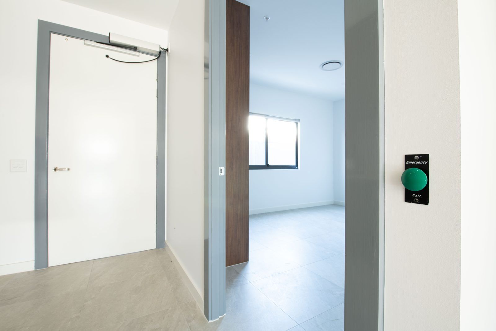 Photo 9 of 11: Automatic door with a large push-button control