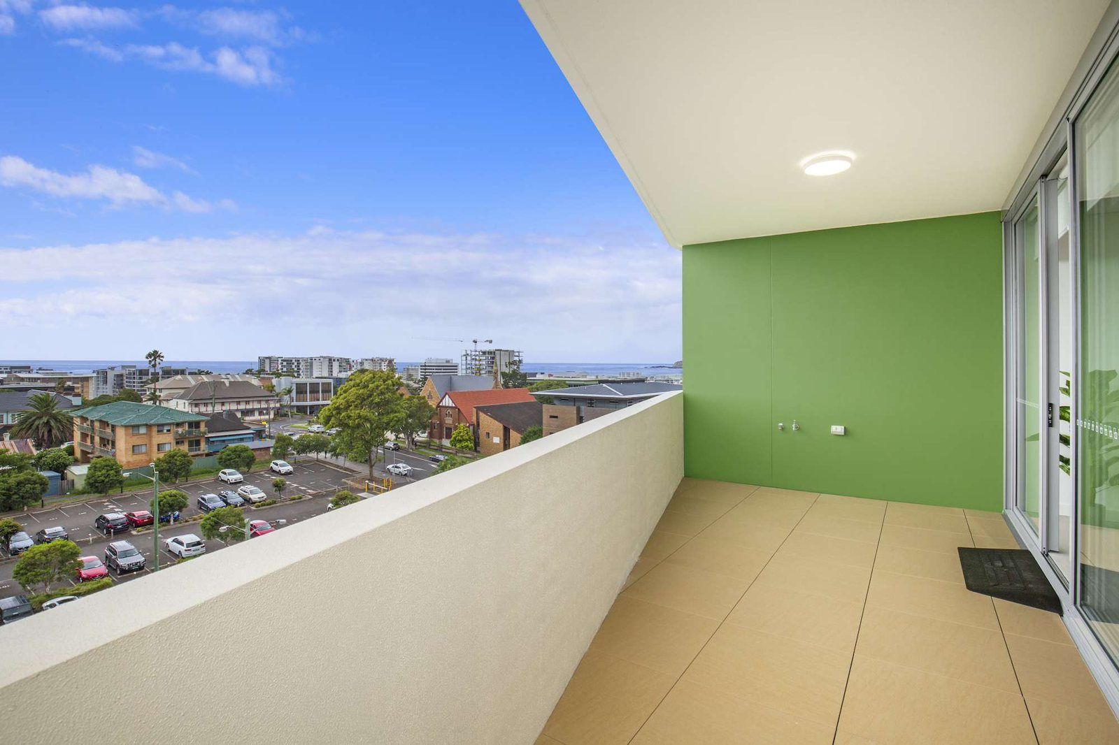 Photo 6 of 10: Balcony looking over Wollongong to the ocean