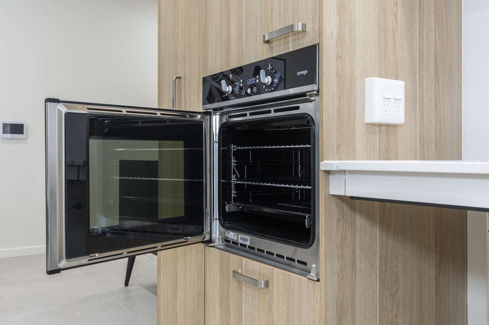 Photo 7 of 11: Side-opening wall oven set at an accessible height